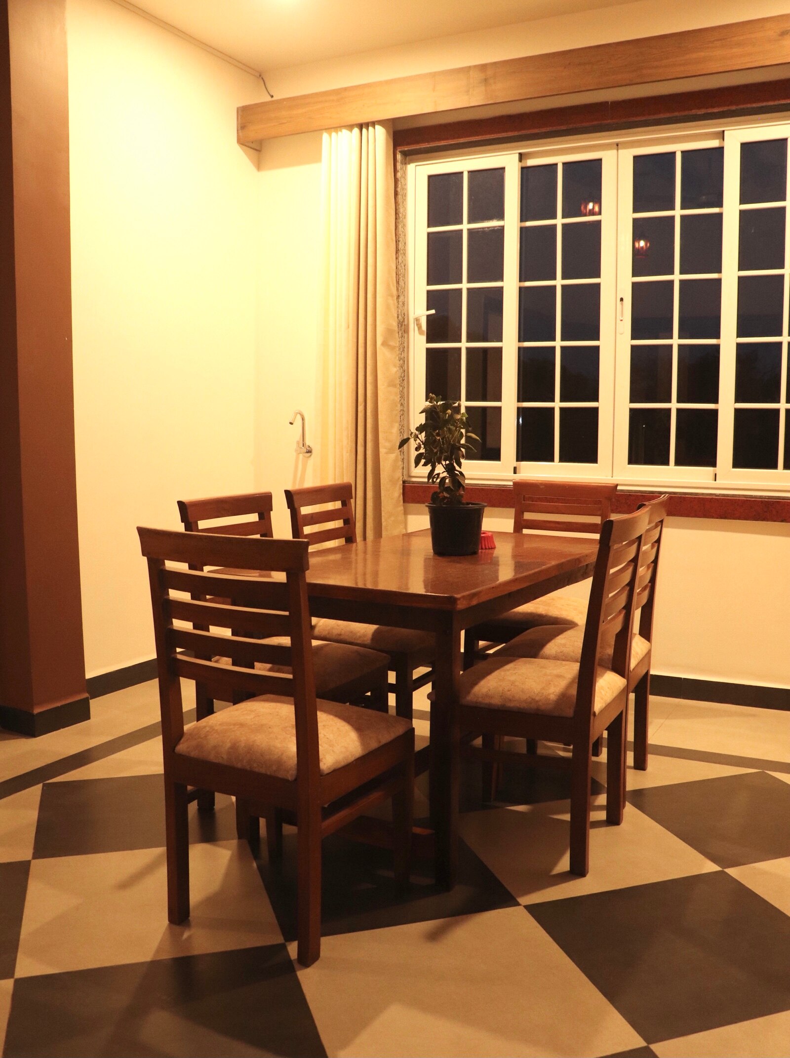 Dining Dining (1)