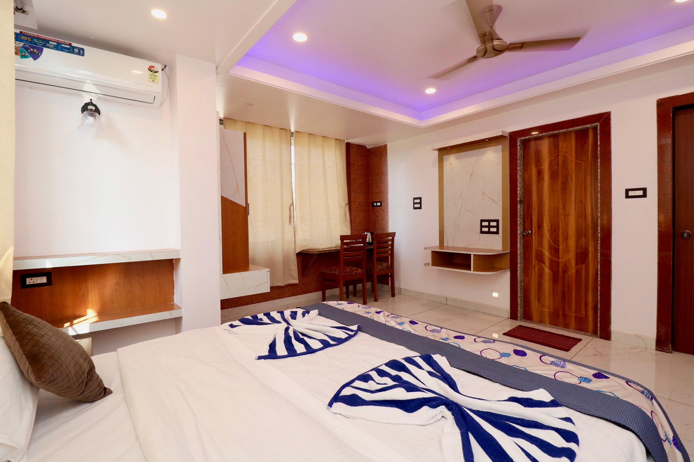 Room Room (3)
